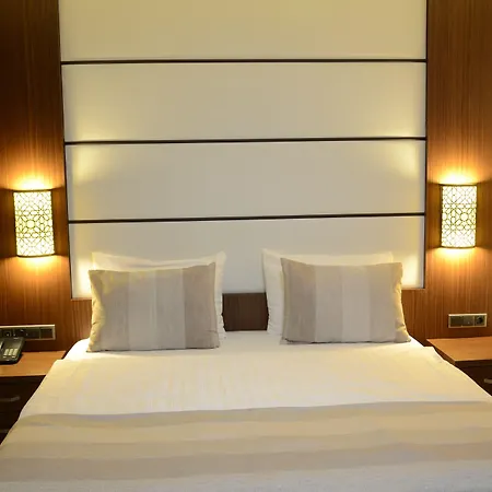 Safa Royal Museum Hotel 3*