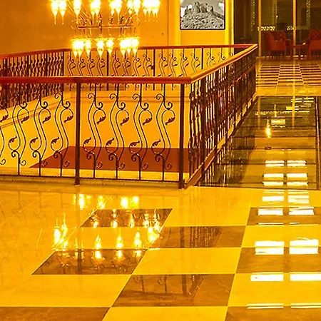 Safa Royal Museum Hotel 3*